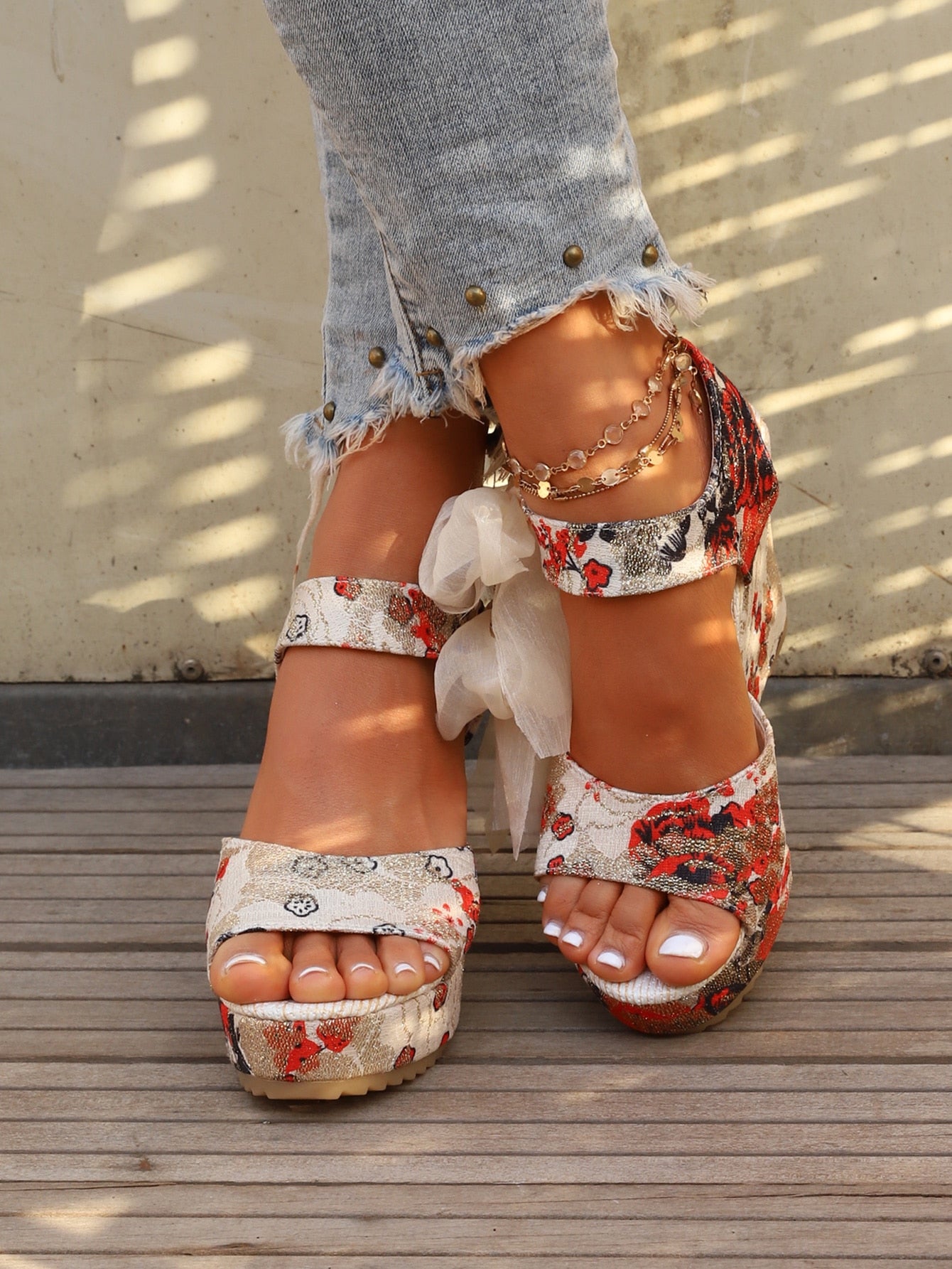 Fahionable Bow Decor Floral Pattern Bow Decor Ankle Strap Wedge Sandals