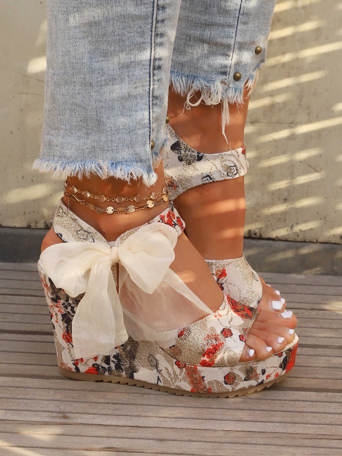 Fahionable Bow Decor Floral Pattern Bow Decor Ankle Strap Wedge Sandals