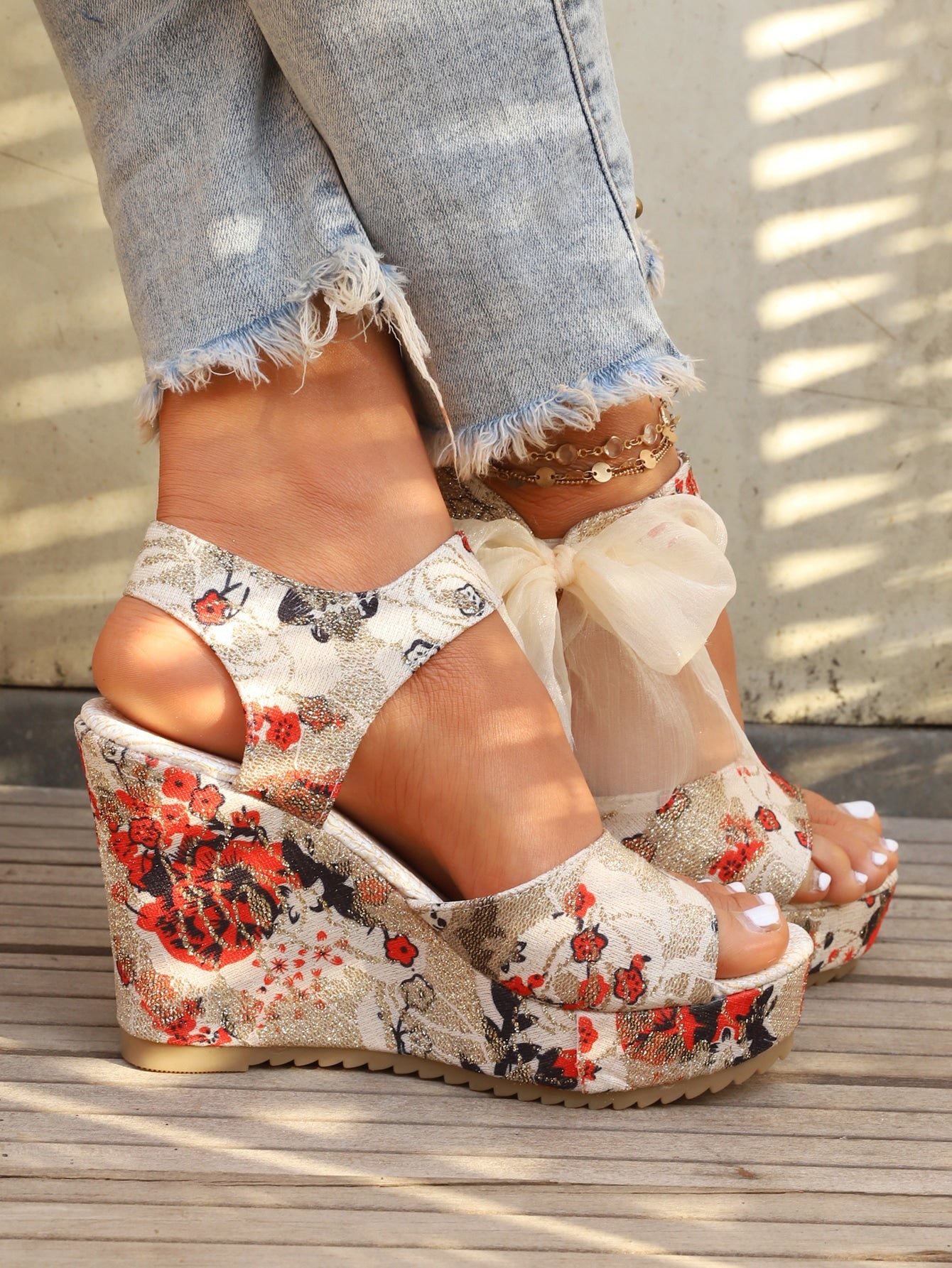 Fahionable Bow Decor Floral Pattern Bow Decor Ankle Strap Wedge Sandals