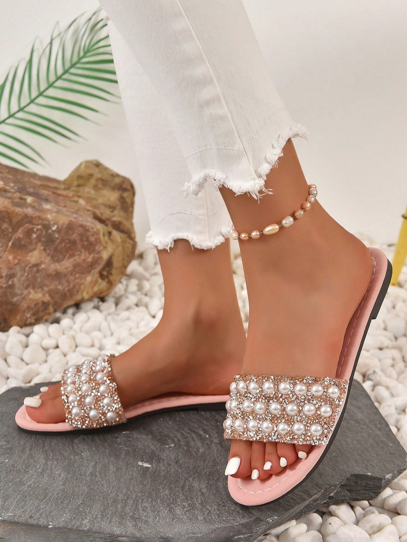 Comfortable Women Flat Sandals, Stylish And Versatile For Outdoor